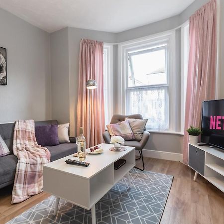 3-Bedroom House L Fast Wi-Fi L Garden L Newly Decorated L Close To Shops And Restaurants Okręg wyborczy Okręg wyborczy Bournemouth Zewnętrze zdjęcie