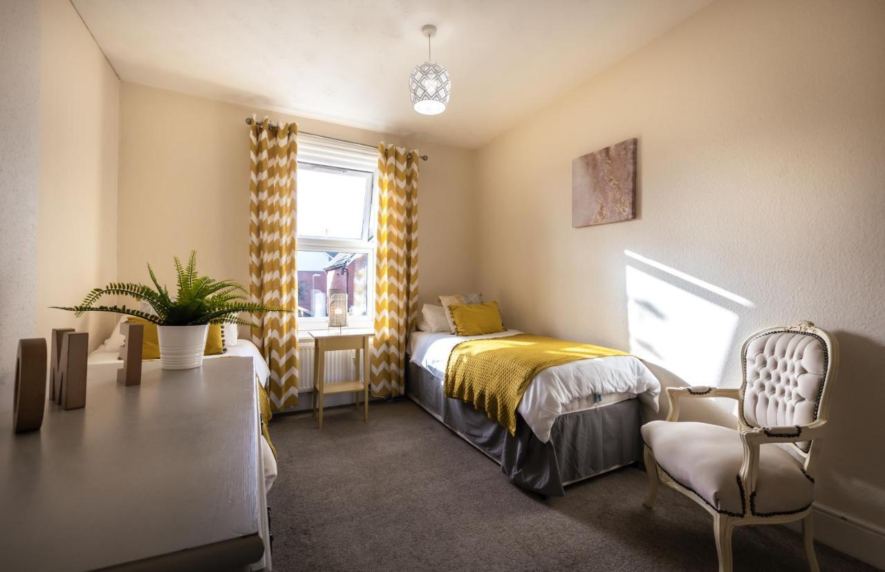 3-Bedroom House L Fast Wi-Fi L Garden L Newly Decorated L Close To Shops And Restaurants Okręg wyborczy Okręg wyborczy Bournemouth Zewnętrze zdjęcie